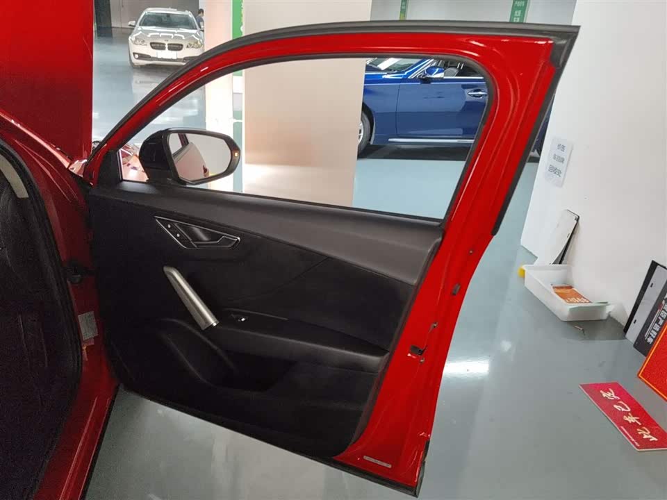 Audi Q2L Audi Q2L