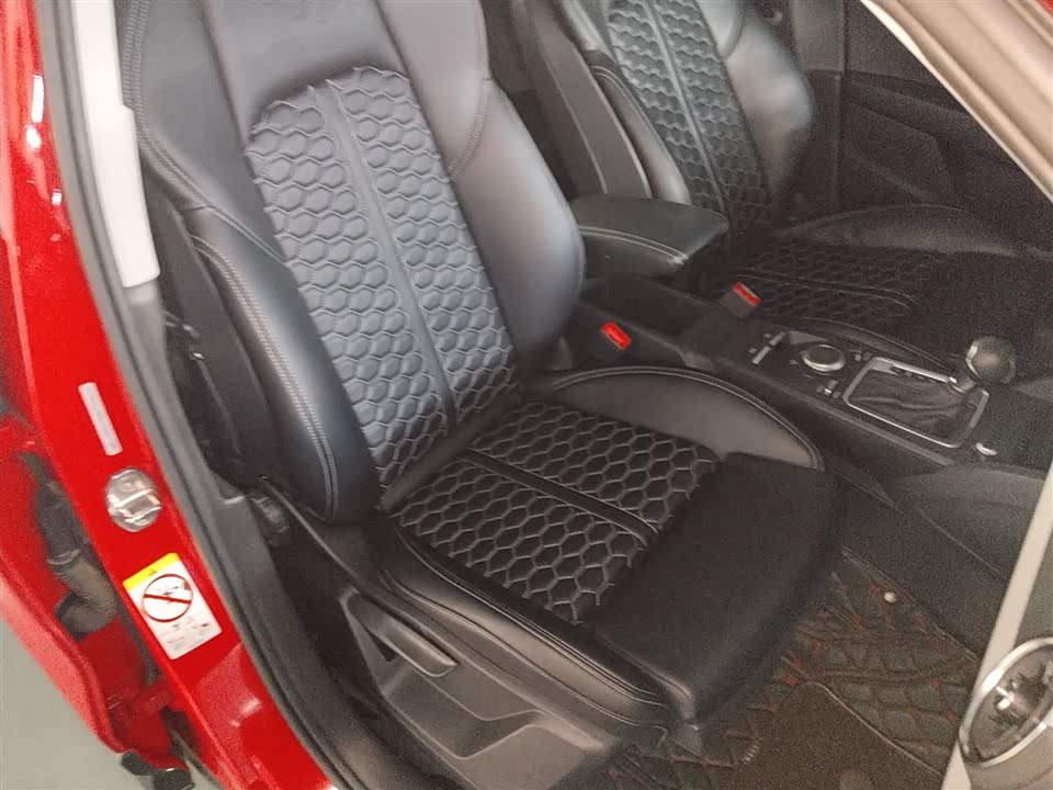 Audi Q2L Audi Q2L