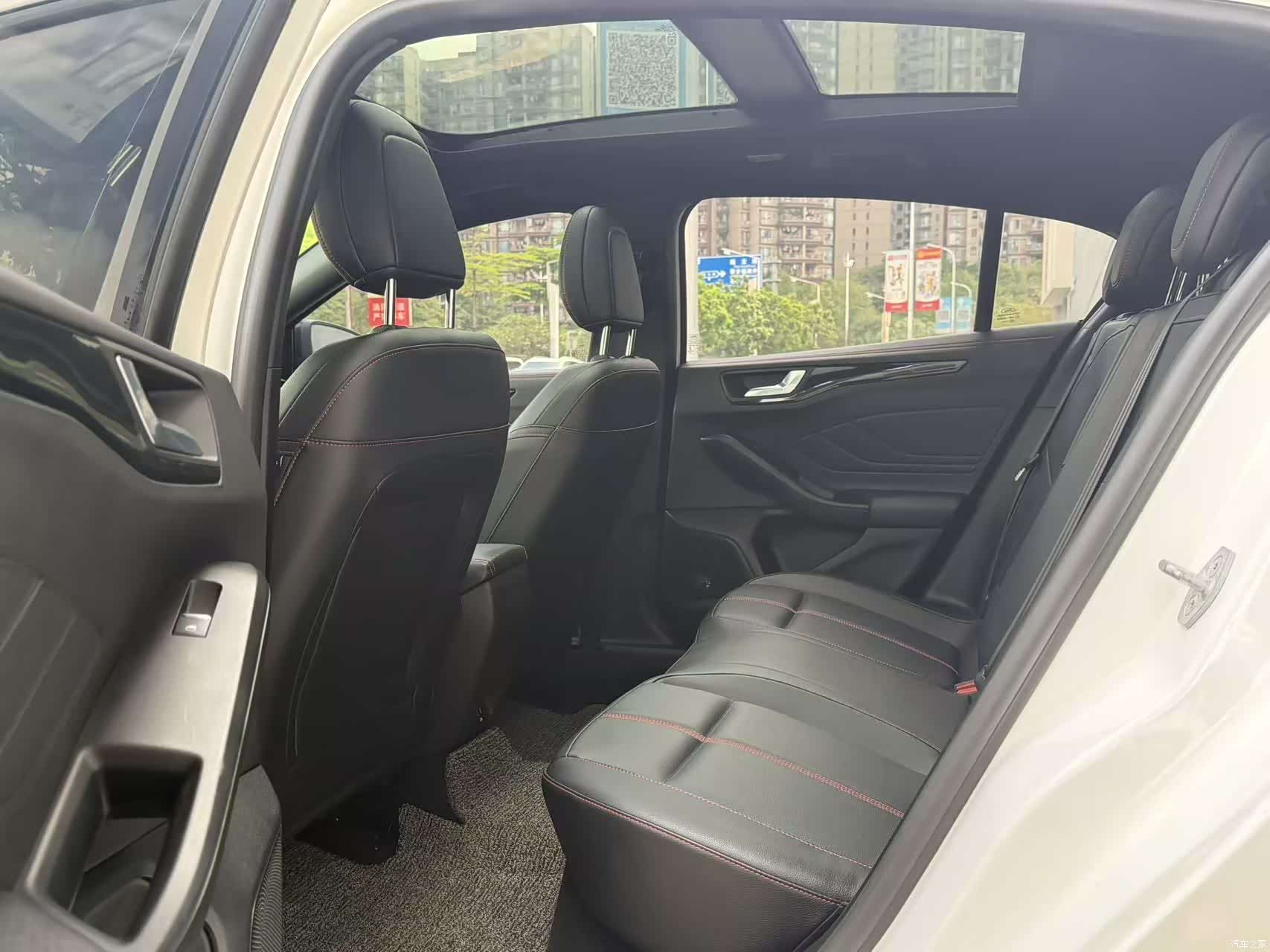 Ford Focus, 2023 14