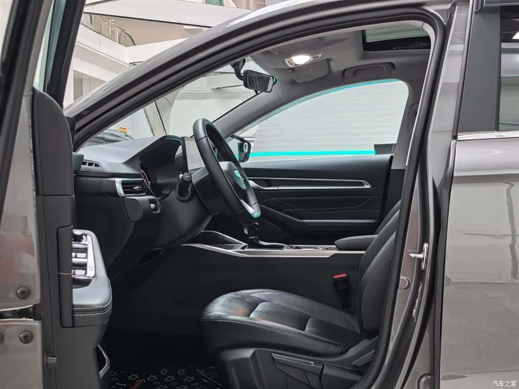 Geely Emgrand, 2024 все фото