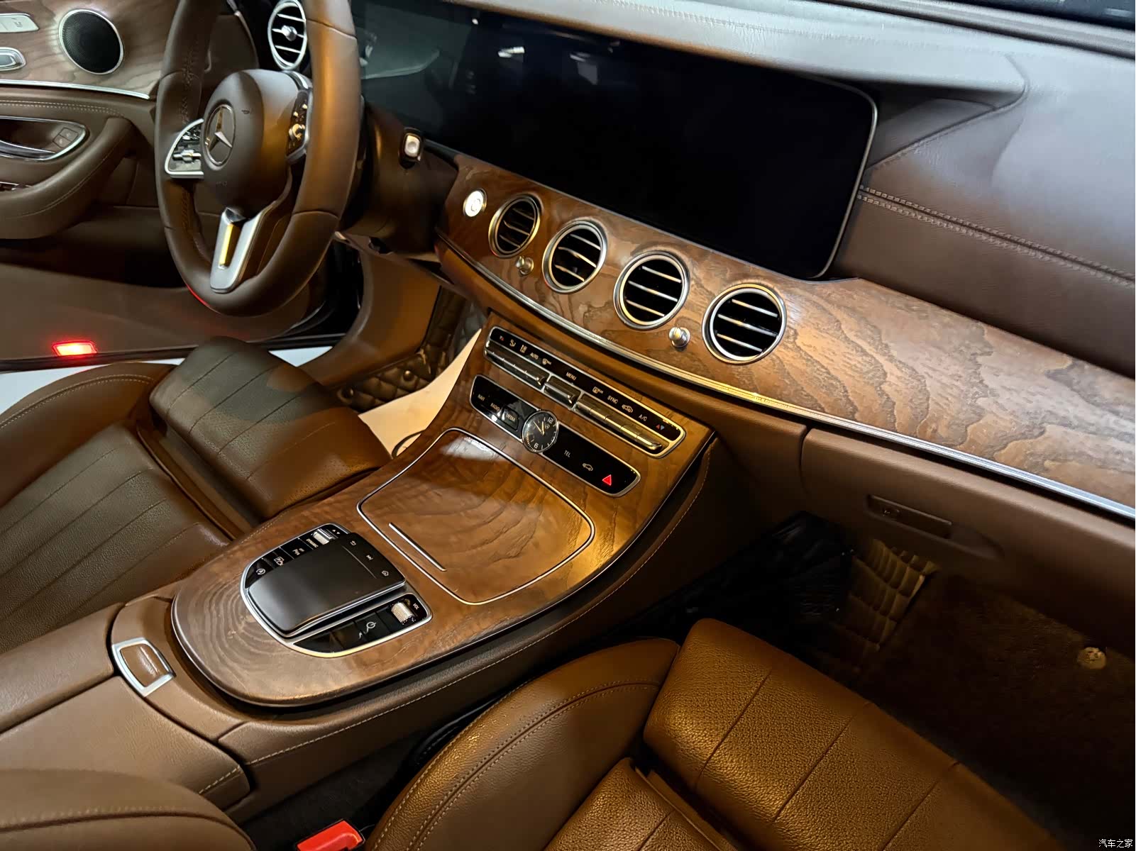 Mercedes-Benz E-Class, 2019 16