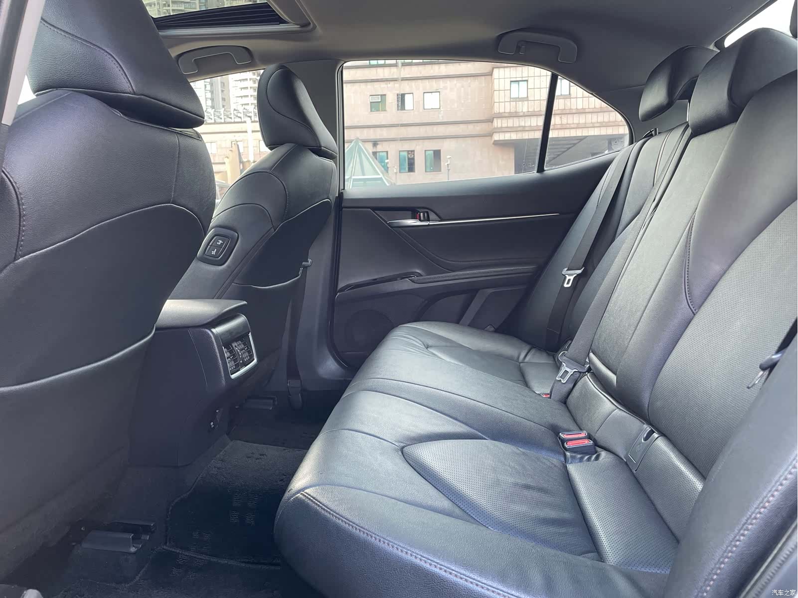 Toyota Camry, 2022 8