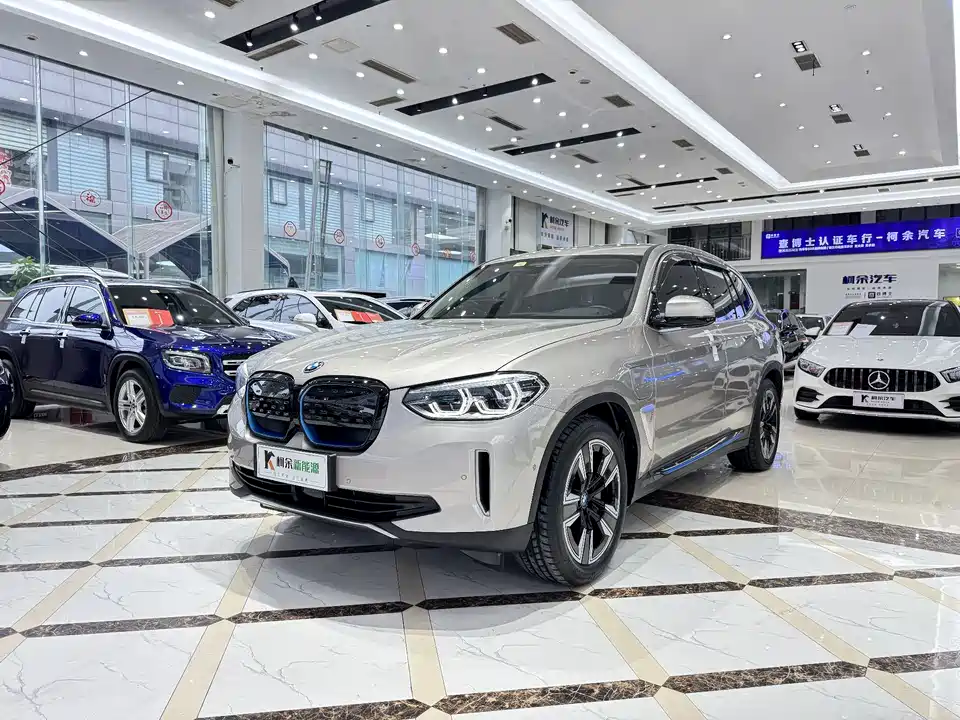 BMW iX3