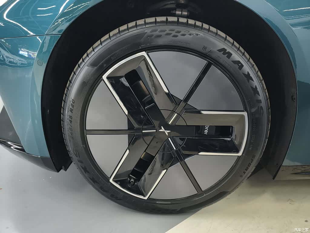 Xpeng P7, 2025 23
