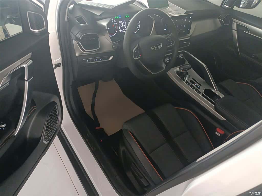 Geely Coolray, 2025 16