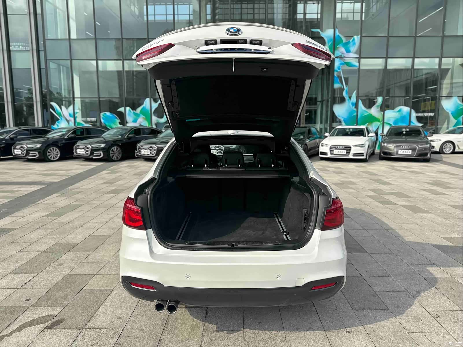 BMW 3 Series, 2019 32