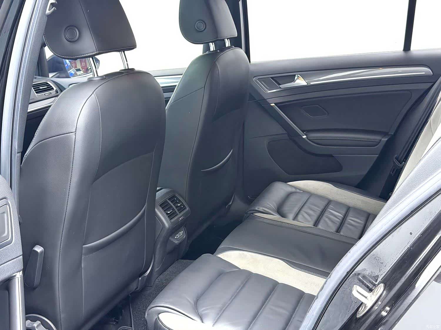 Volkswagen Golf, 2019 все фото