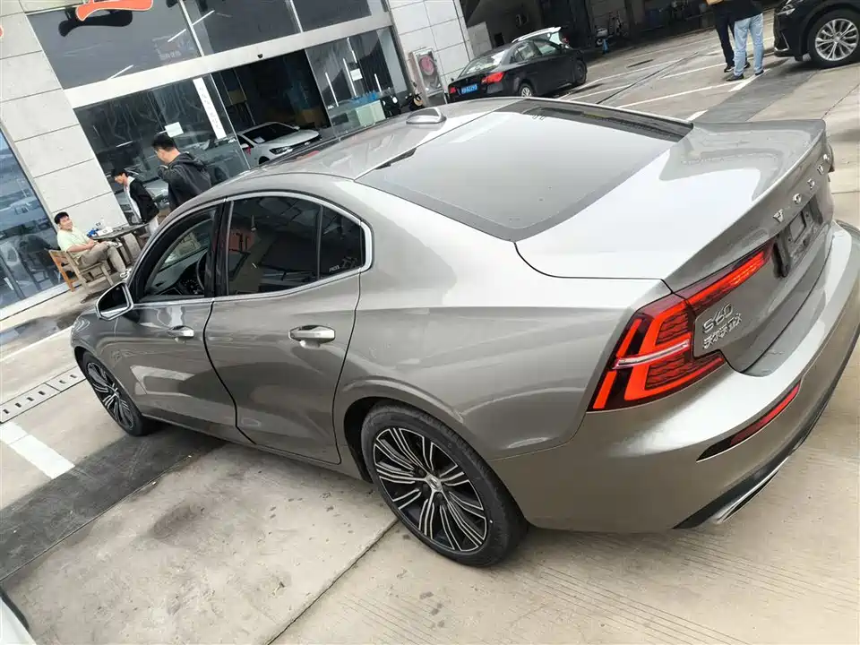 Volvo S60