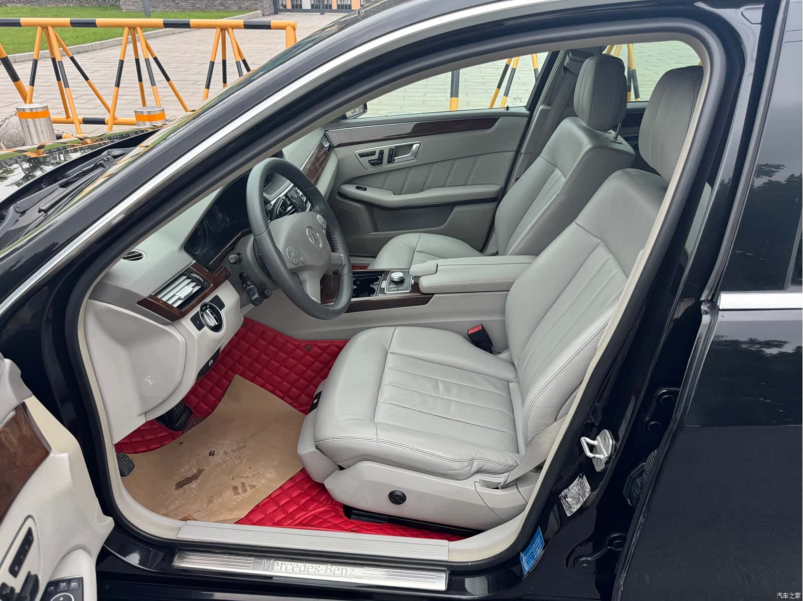 Mercedes-Benz E-Class, 2012 9