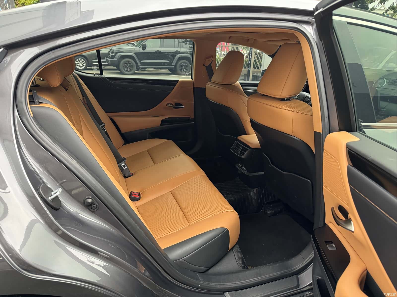 Lexus ES, 2021 13