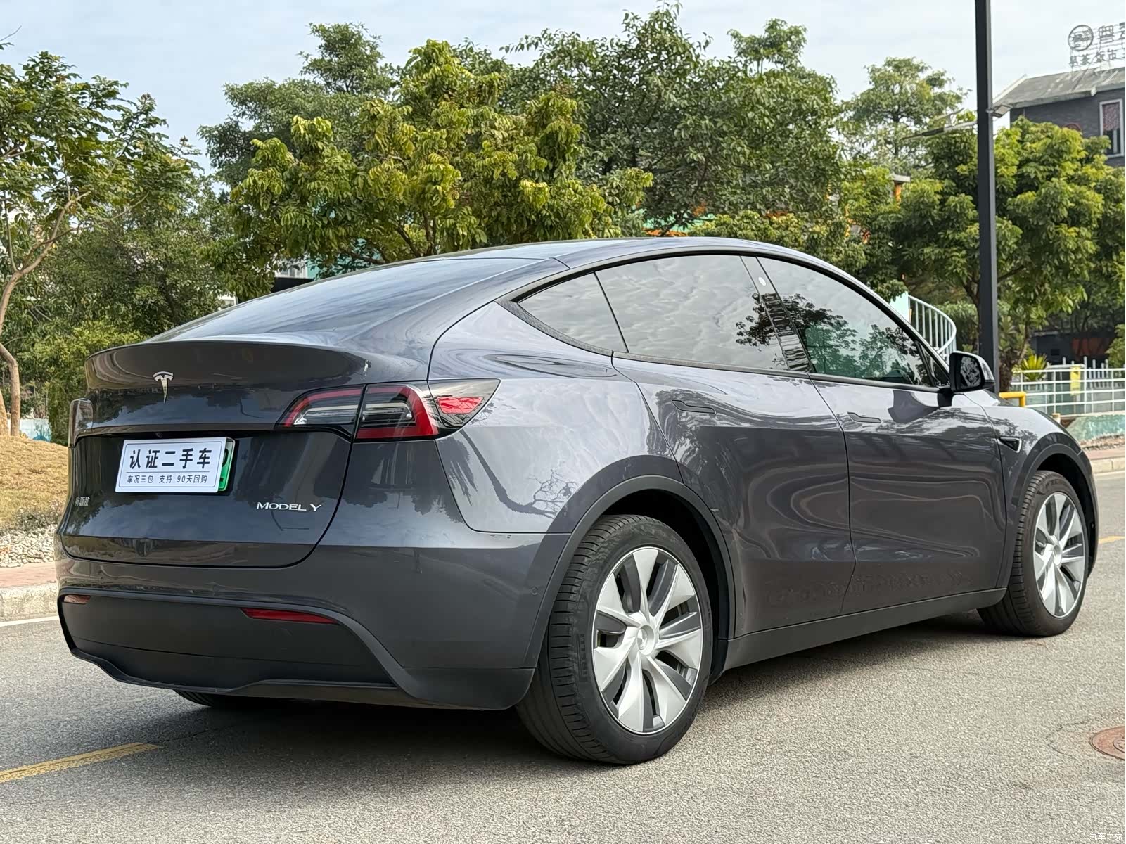 Tesla Model Y, 2022 10