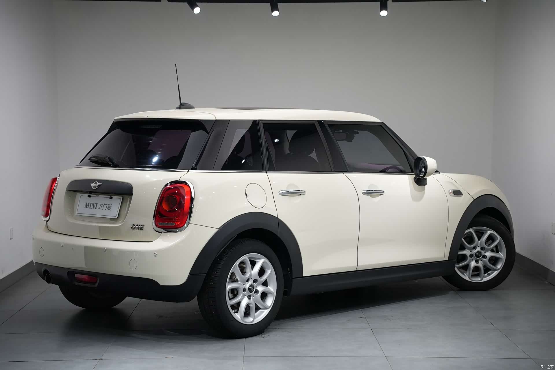 Mini ONE, 2020 7