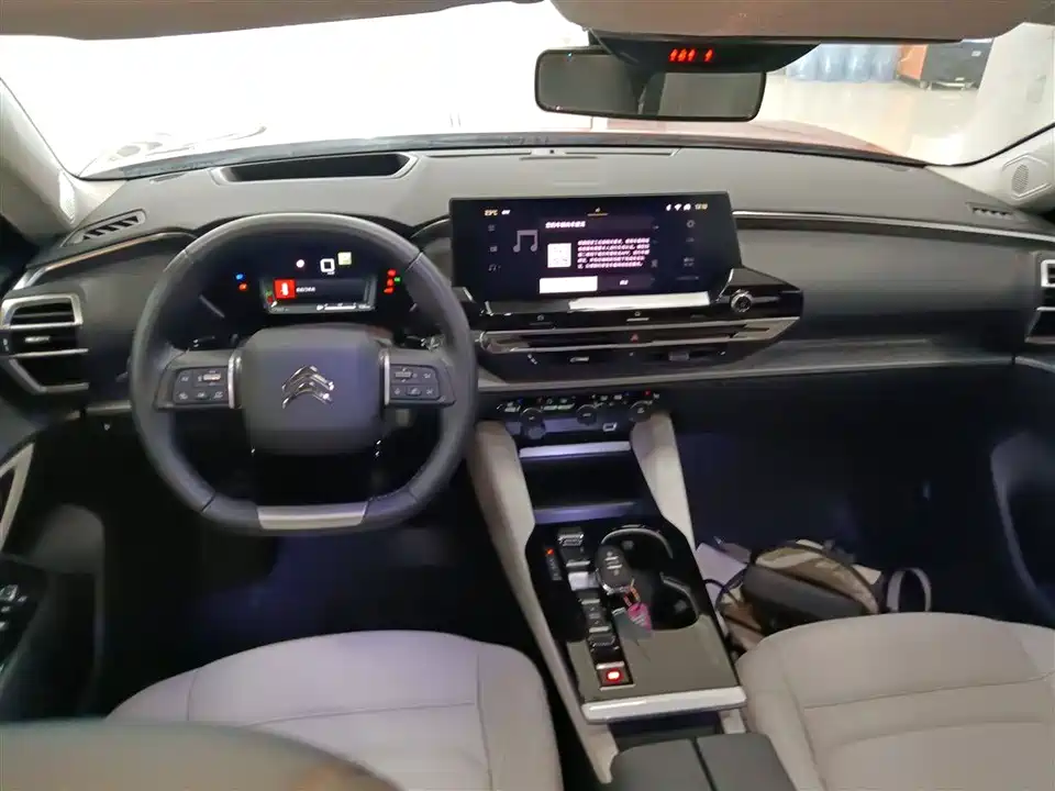 Citroen Versailles C5 X