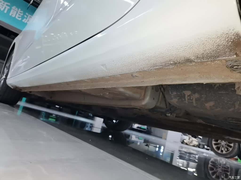 Geely Emgrand, 2023 21