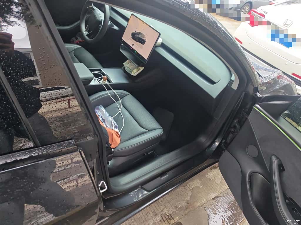 Tesla Model 3, 2025 20