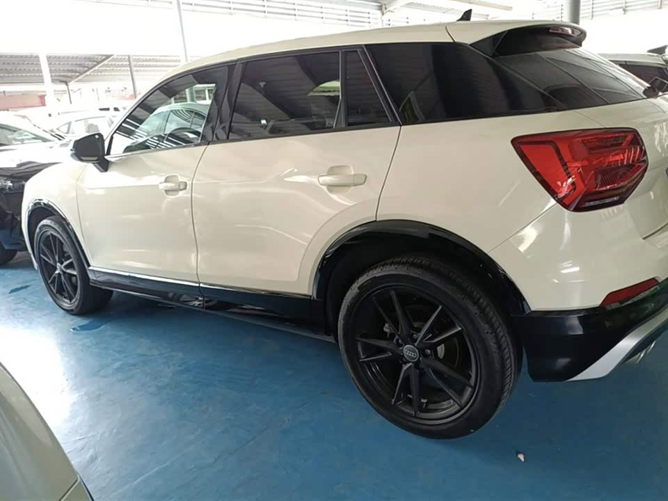 Audi Q2L