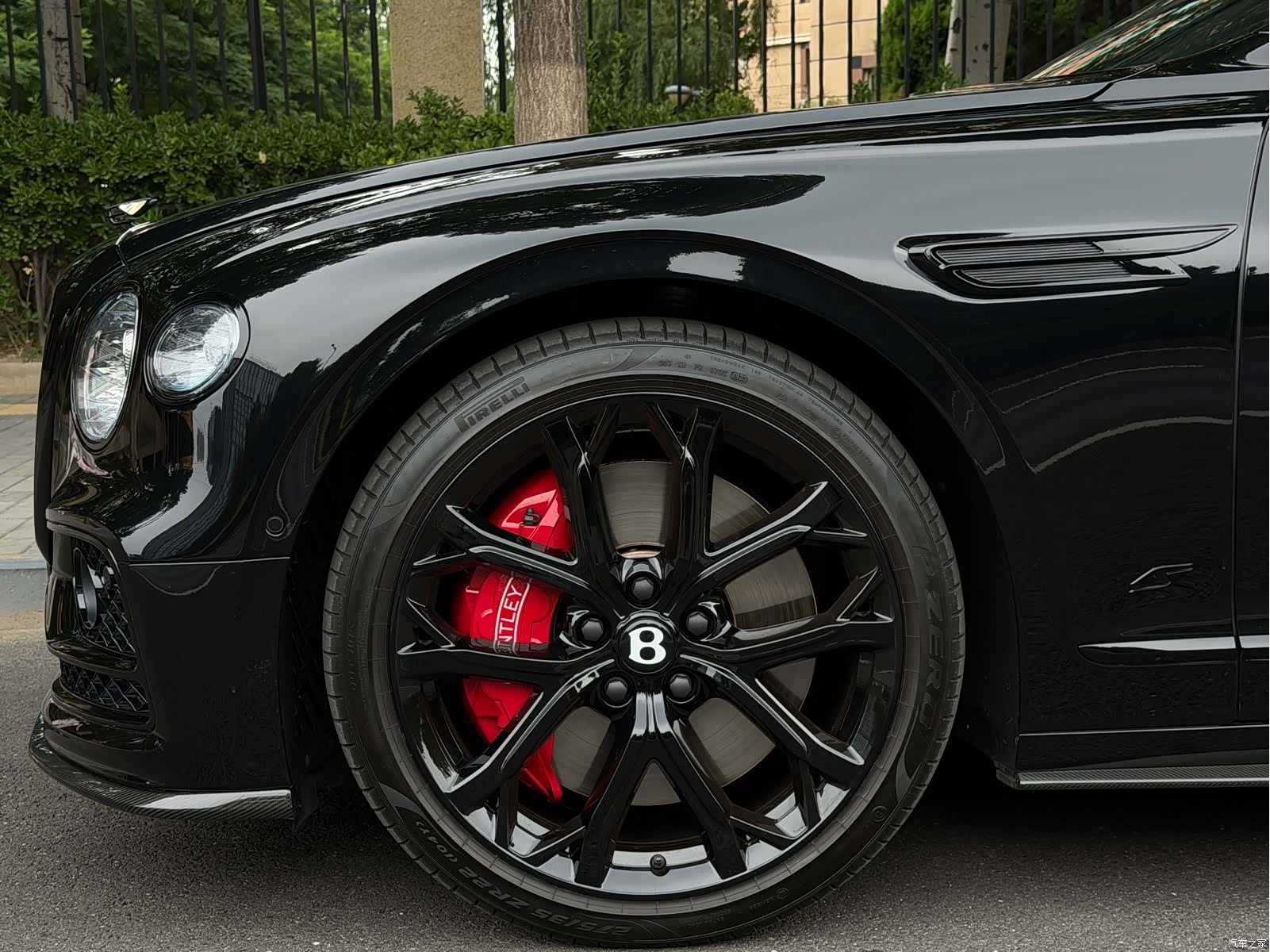 Bentley Flying Spur, 2024 15
