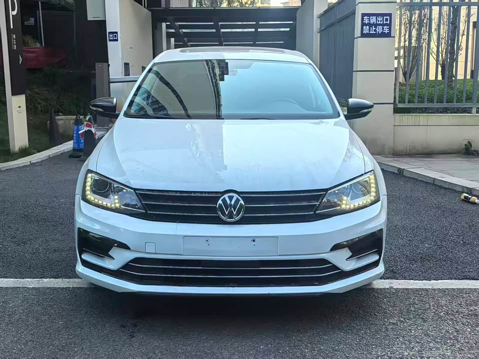 Volkswagen Sagitar