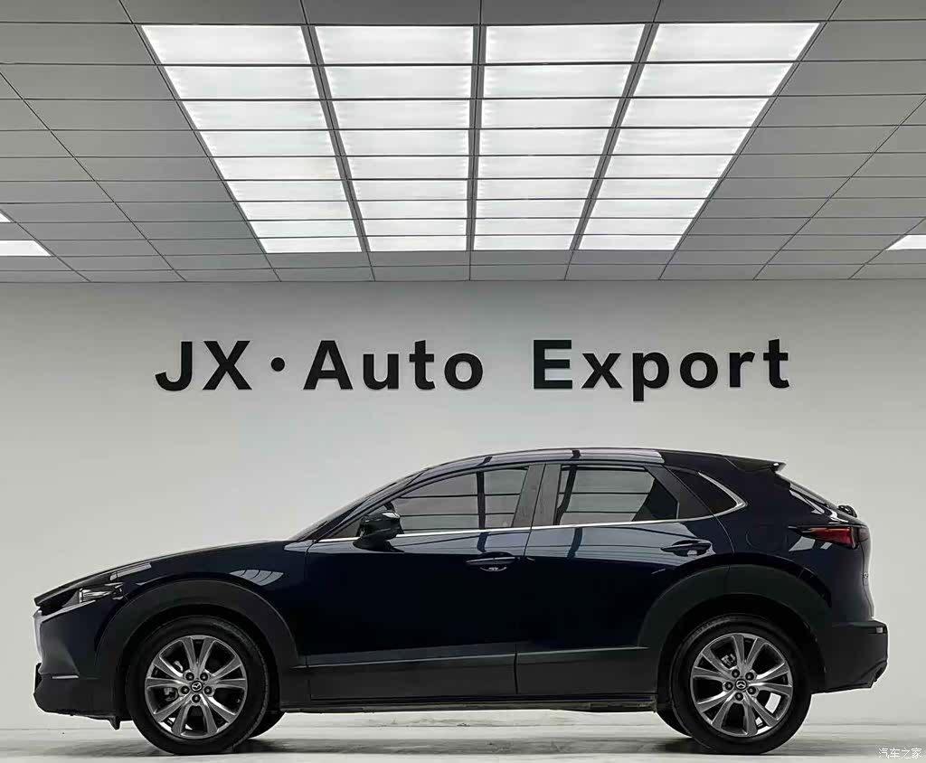 Mazda CX-30, 2022 все фото