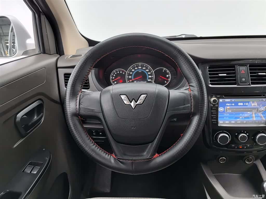 Wuling V, 2016 11