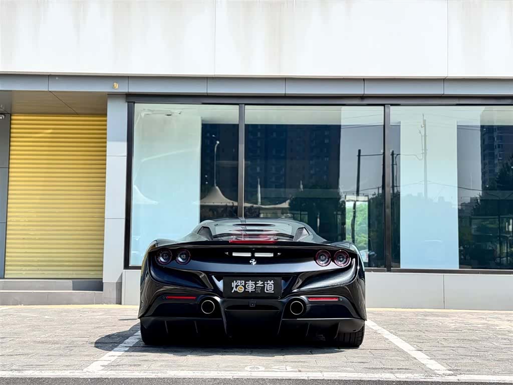 Ferrari F8, 2022 4
