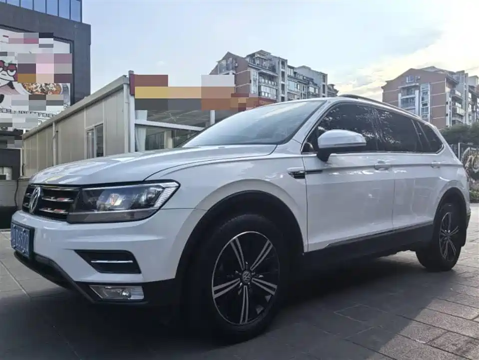 Volkswagen Tiguan L