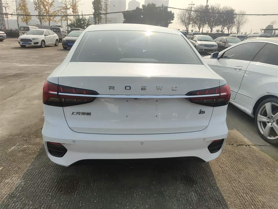 Roewe i5