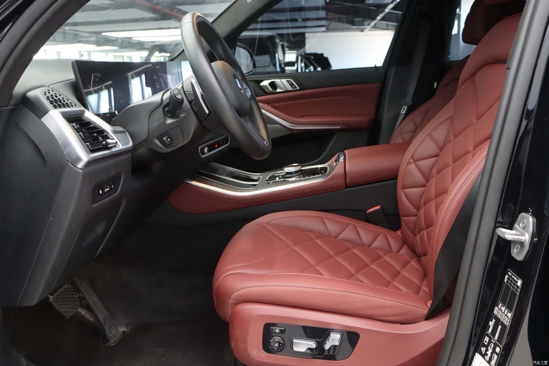 BMW X5, 2025 10
