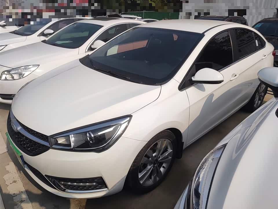 Chery Arrizo 5