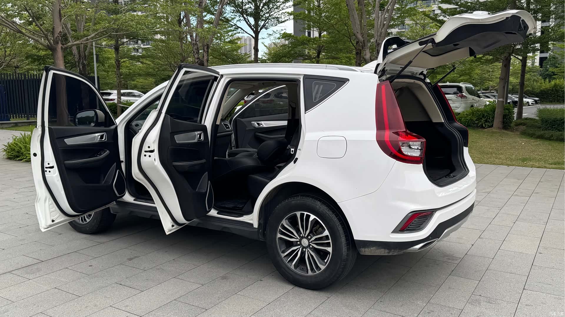 Geely X6, 2018 25