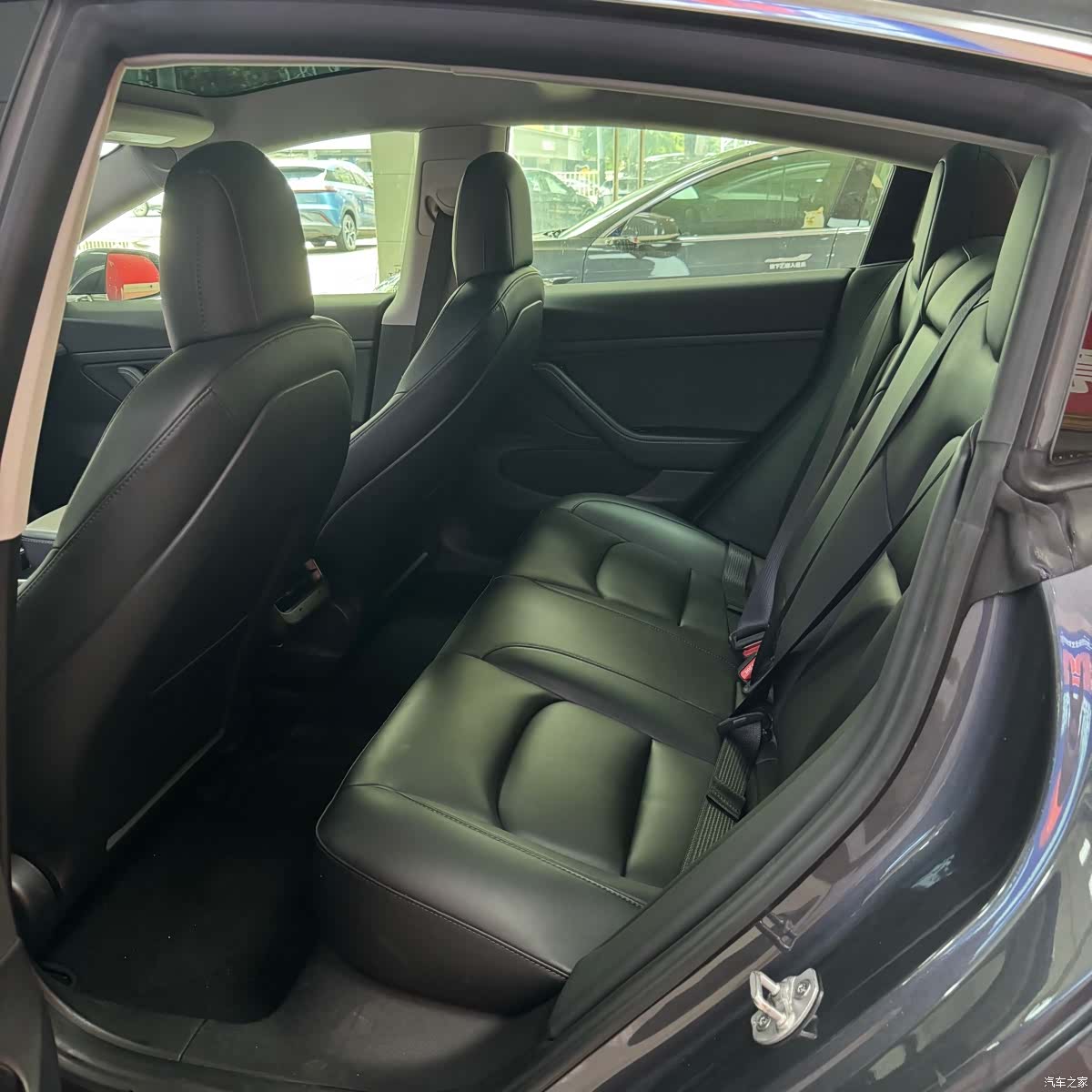 Tesla Model 3, 2020 все фото