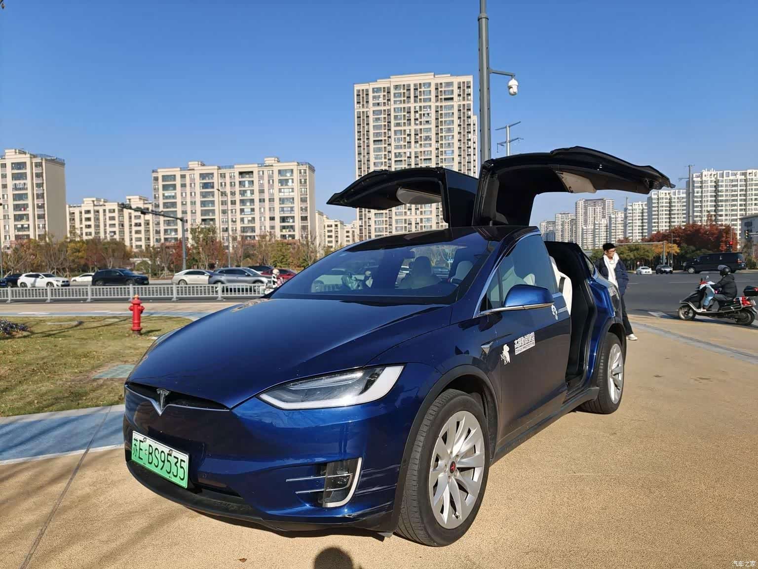 Tesla Model X, 2017 4