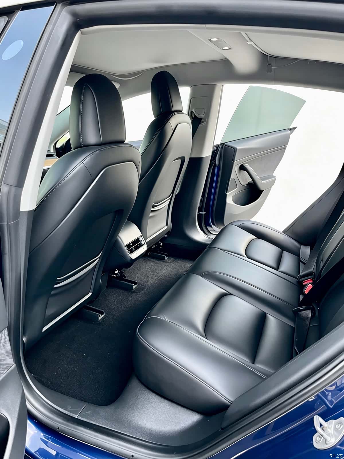 Tesla Model 3, 2021 14