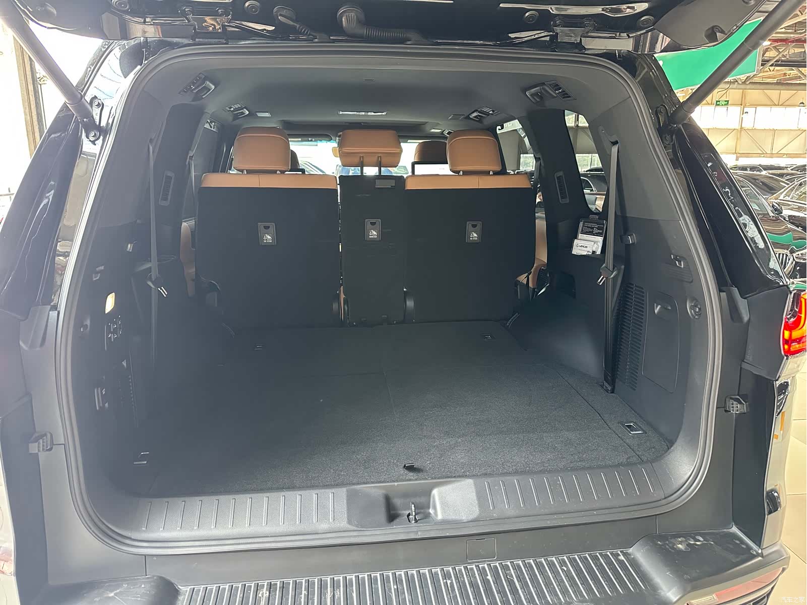 Lexus LX, 2024 16