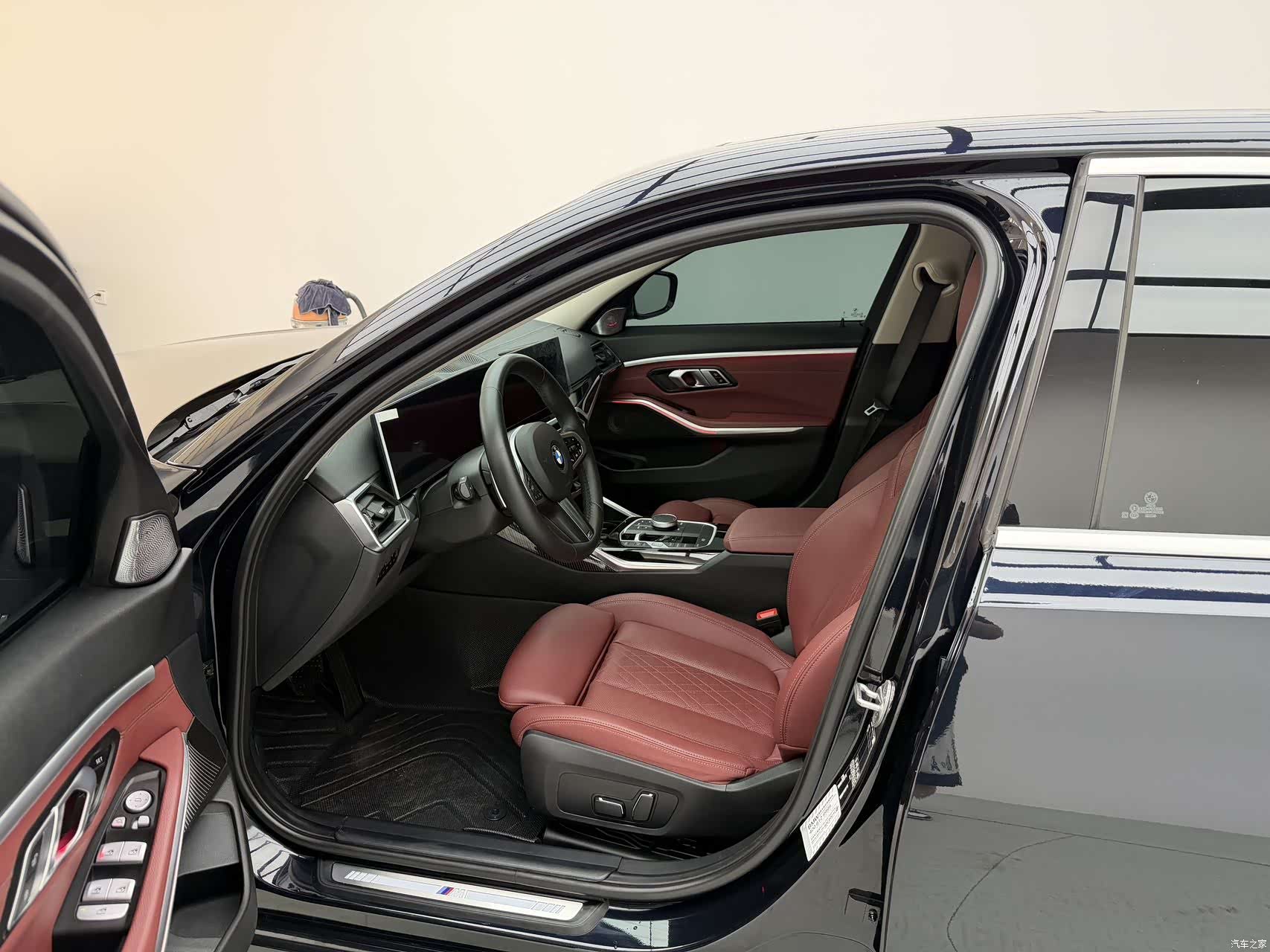 BMW 3 Series, 2024 7