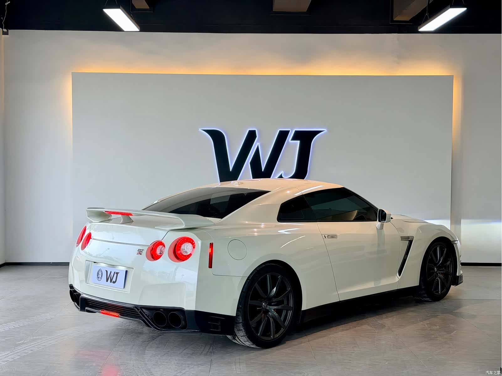 Nissan GT-R, 2009 4