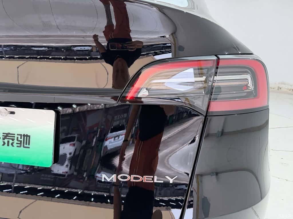 Tesla Model Y, 2023 10