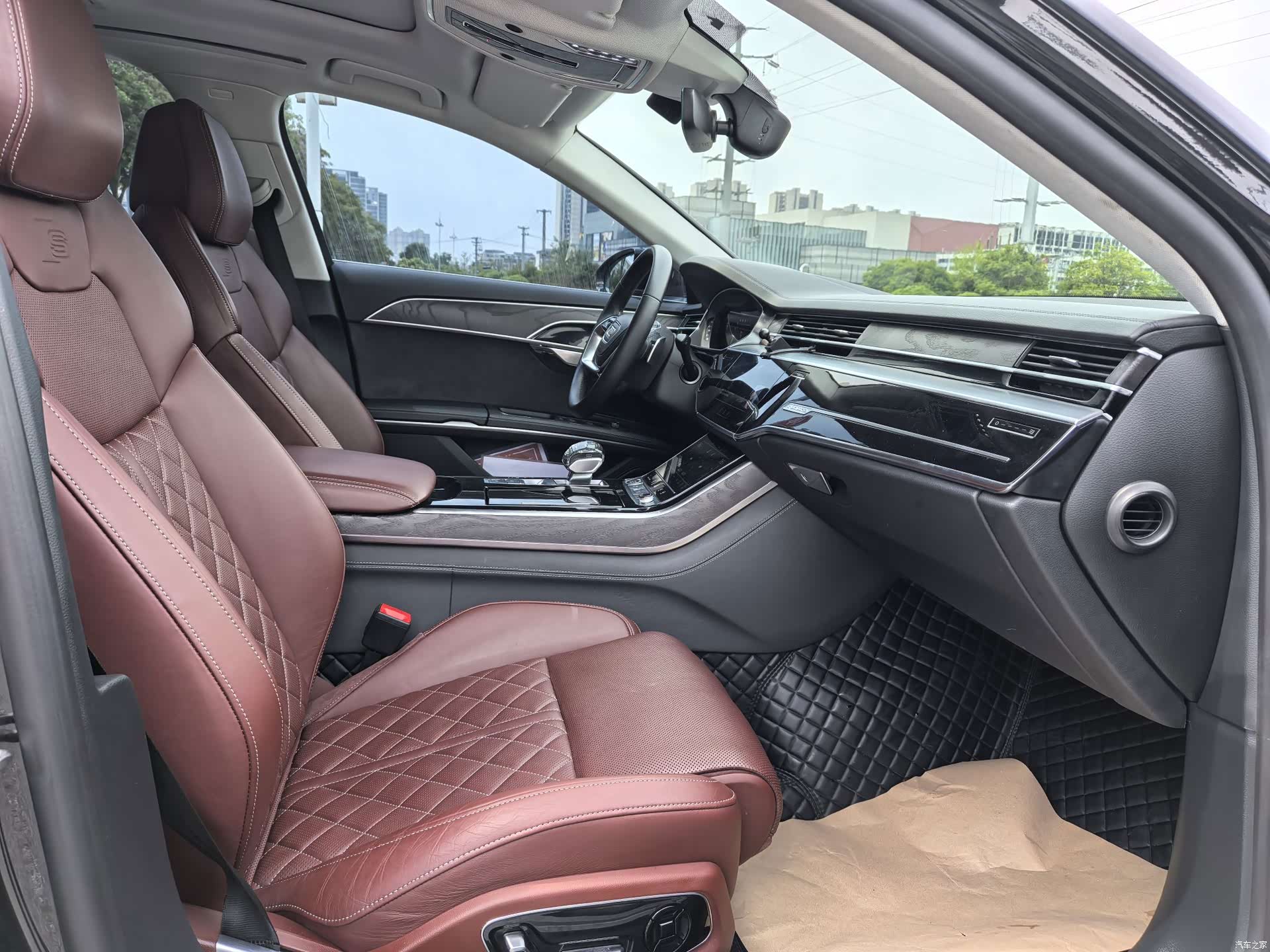 Audi A8L, 2023 14