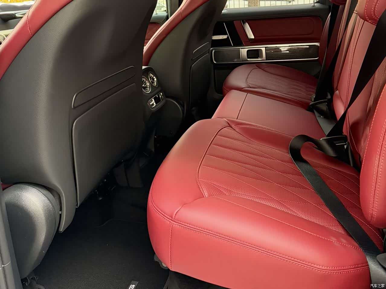 Mercedes-Benz G-Class, 2026 7