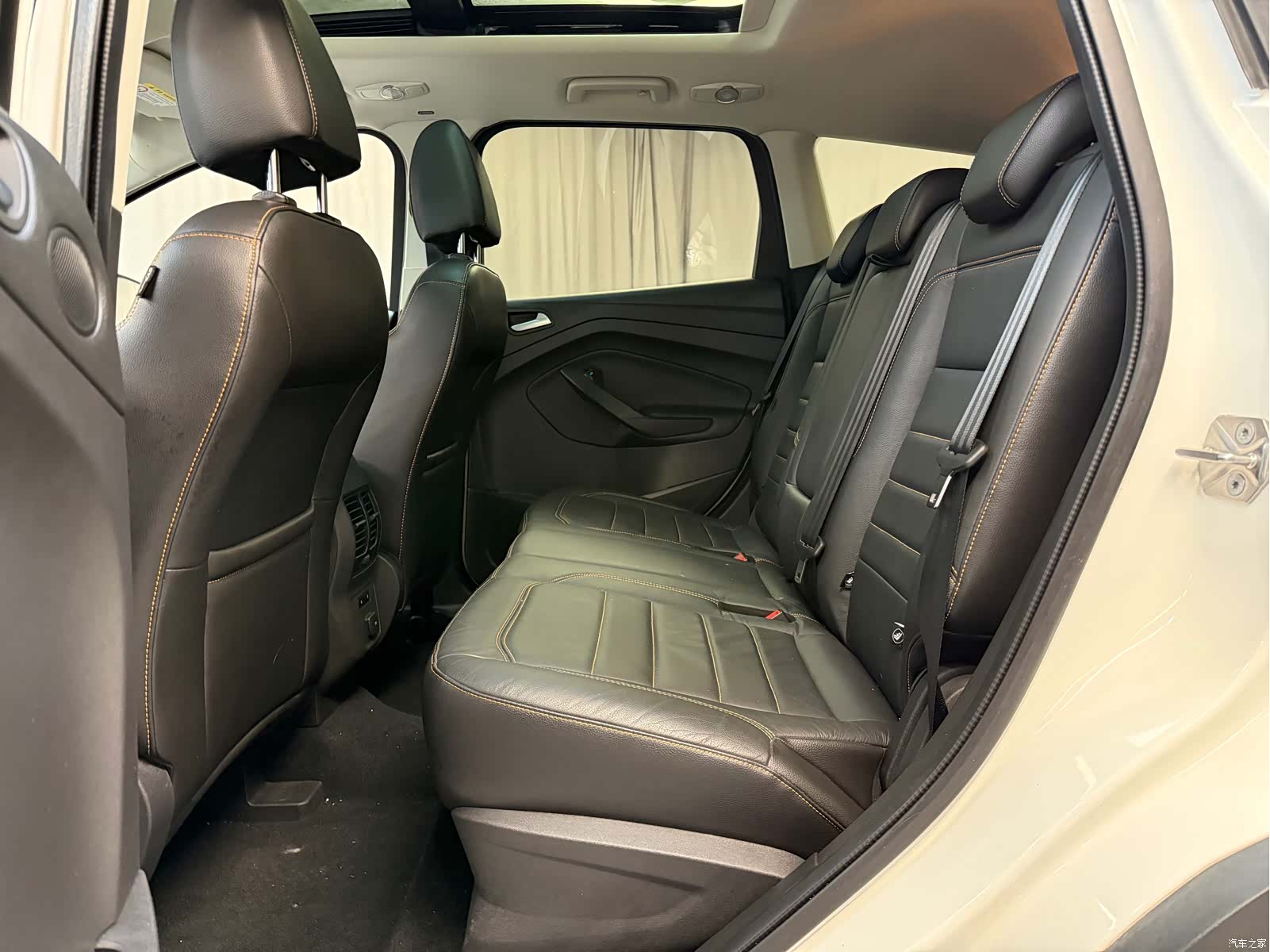 Ford Kuga, 2017 3