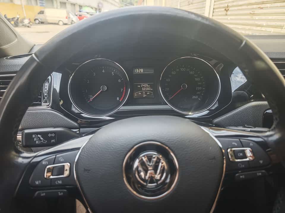Volkswagen Sagitar