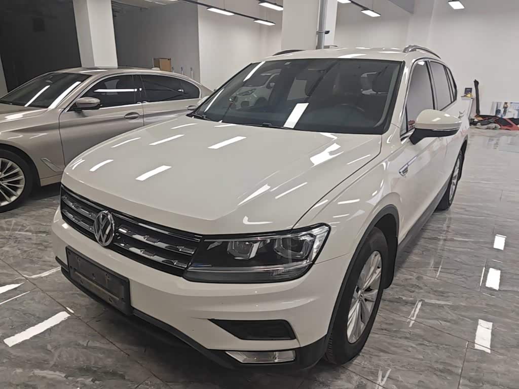 Volkswagen Tiguan L