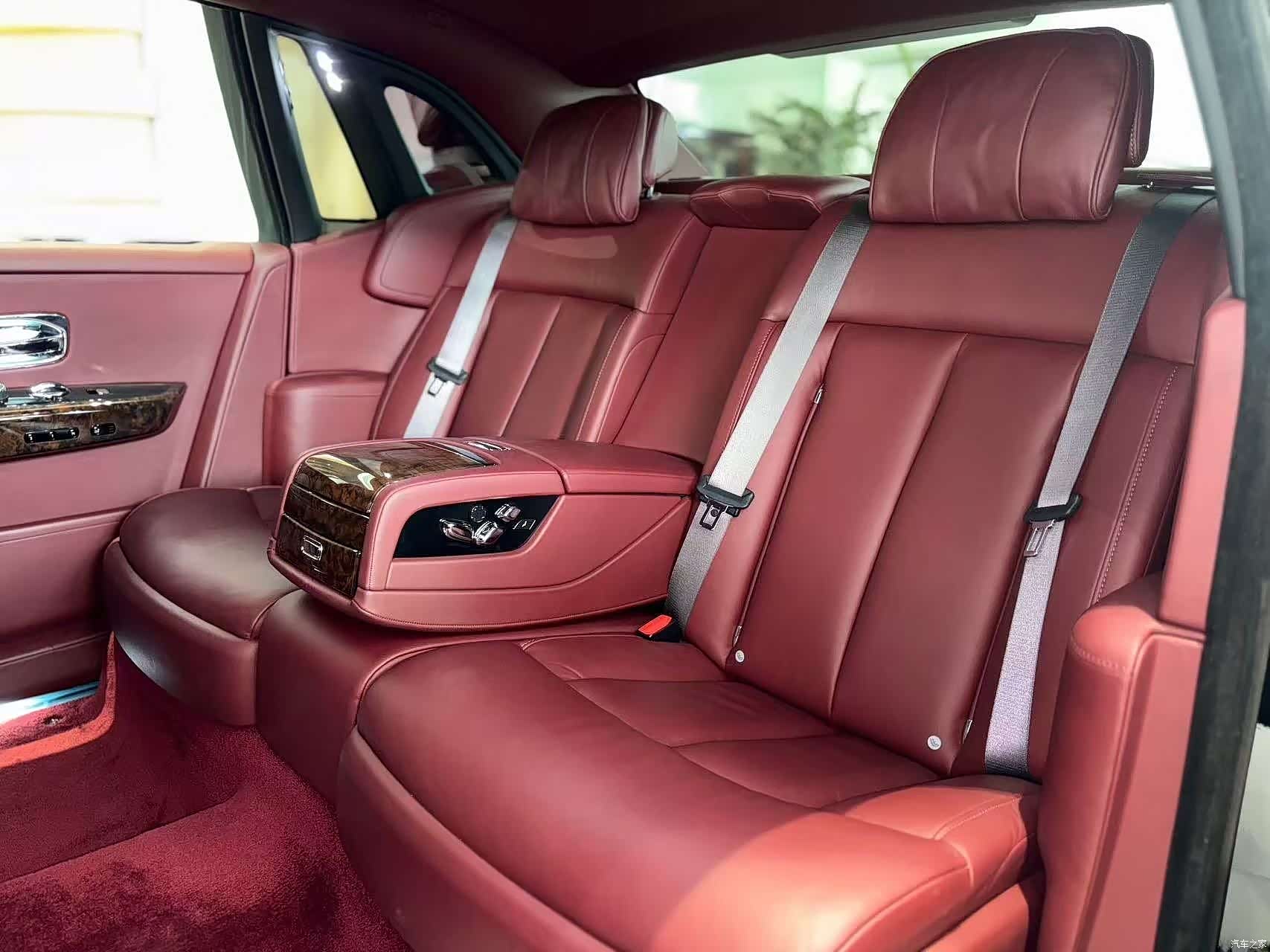 Rolls-Royce Phantom, 2019 4