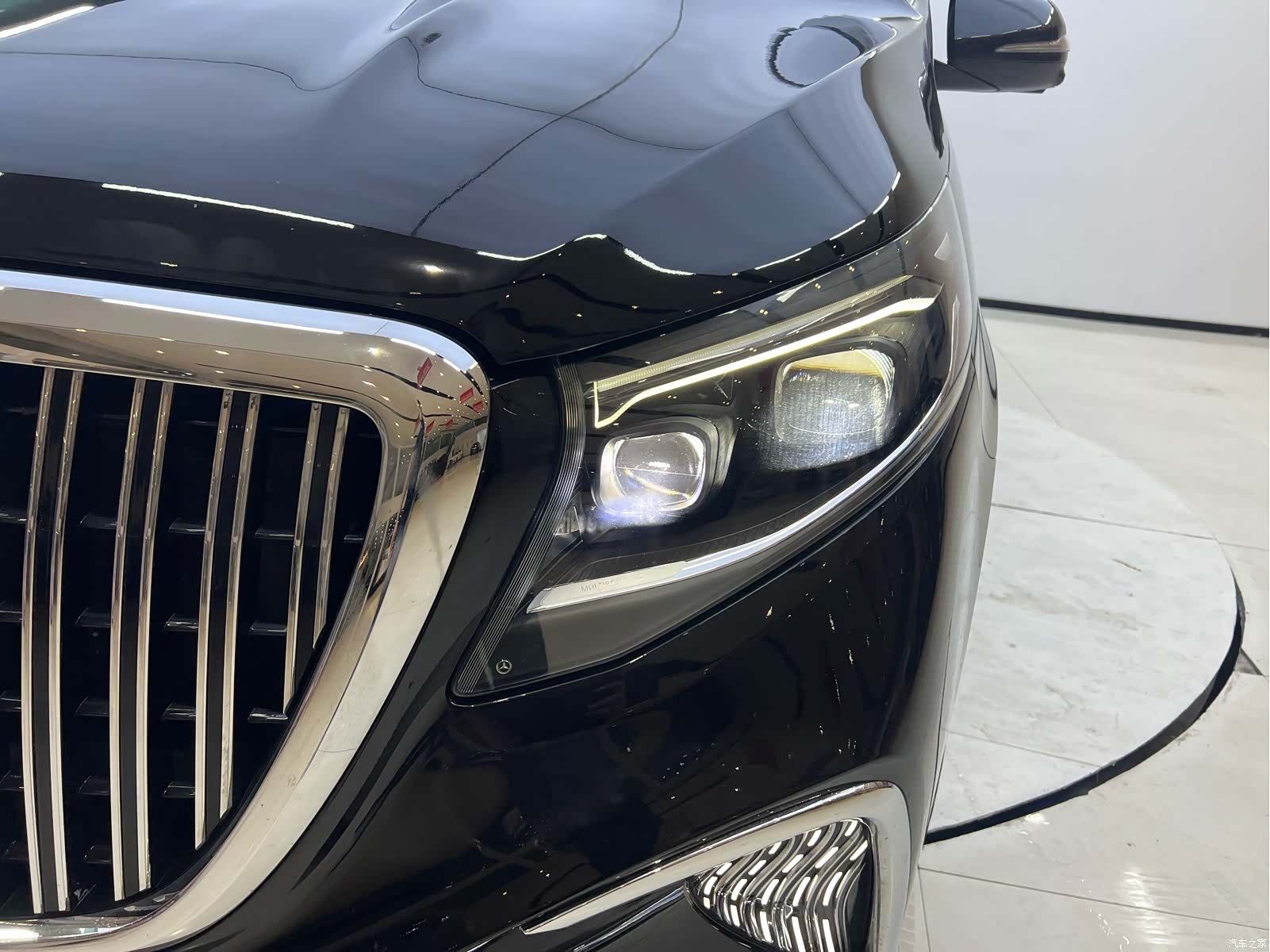 Mercedes-Benz V-Class, 2024 7