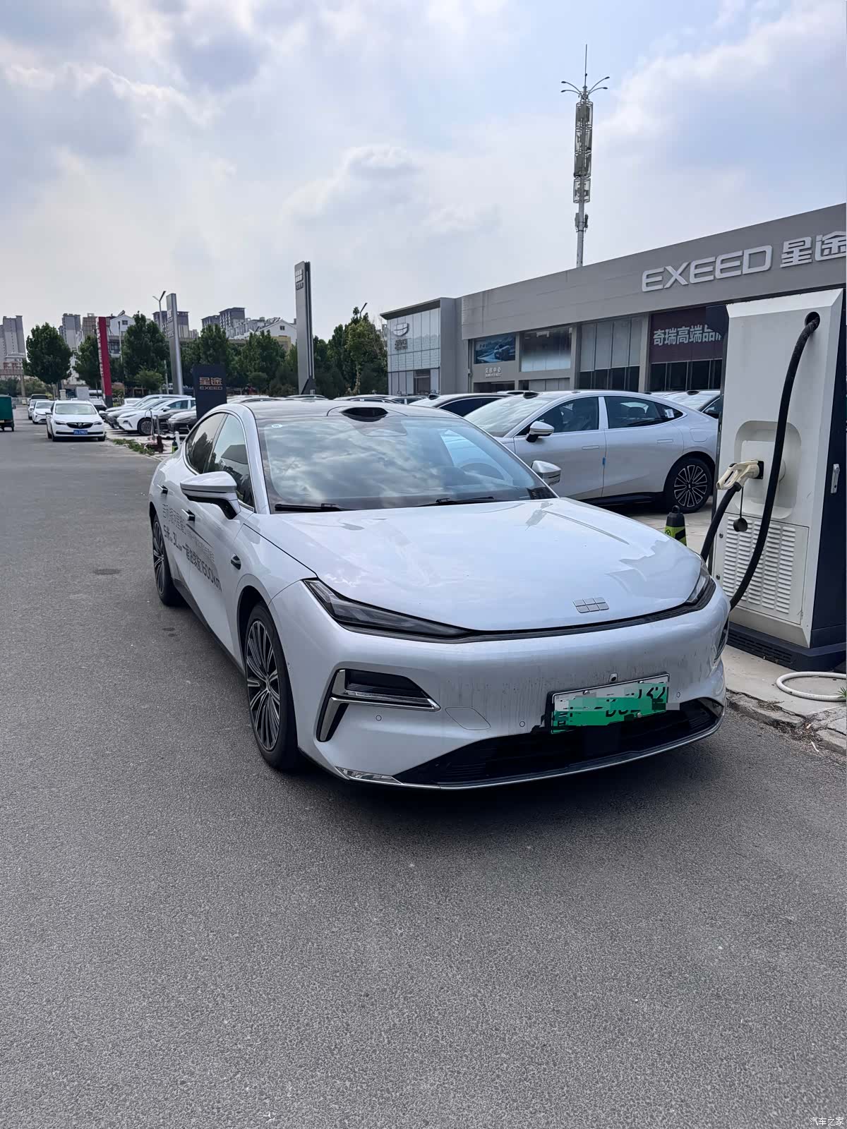 Geely 8, 2025 1