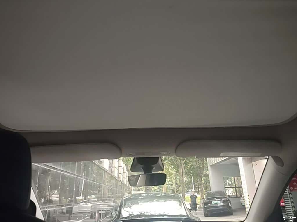 Tesla Model Y, 2022 18