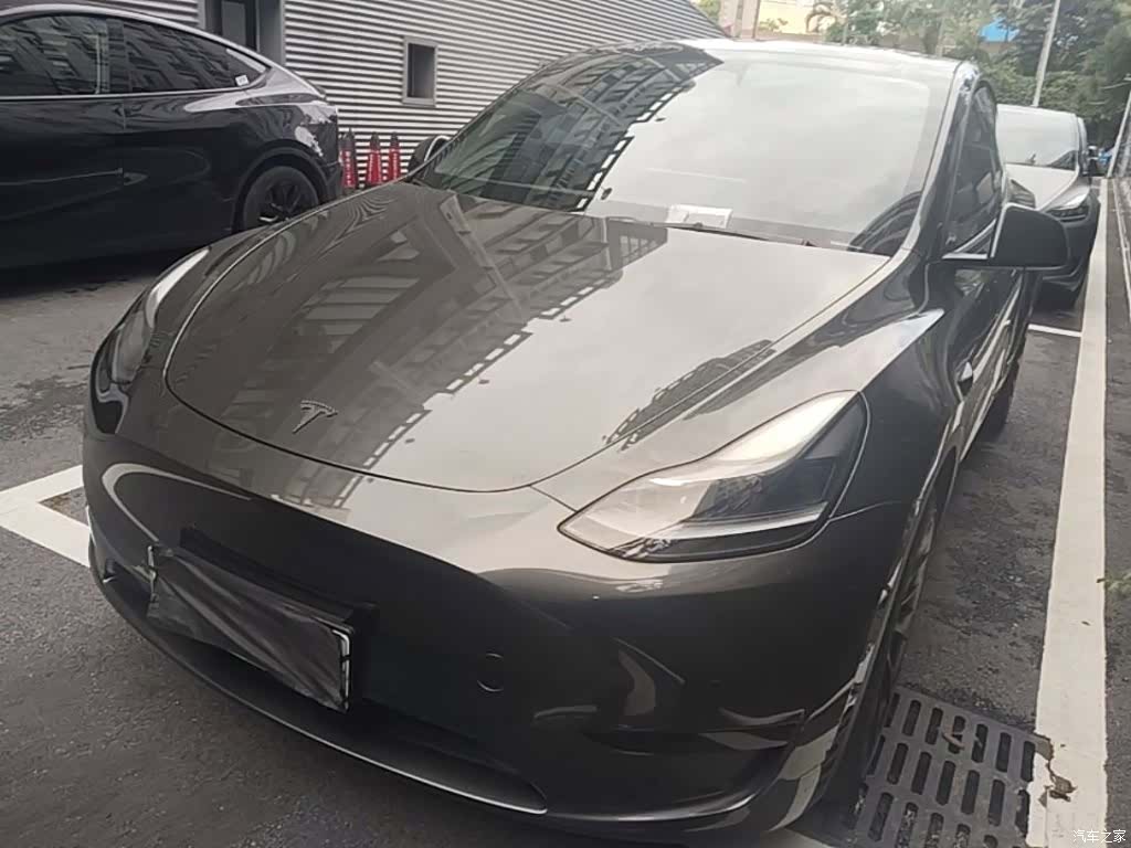 Tesla Model Y, 2022 1