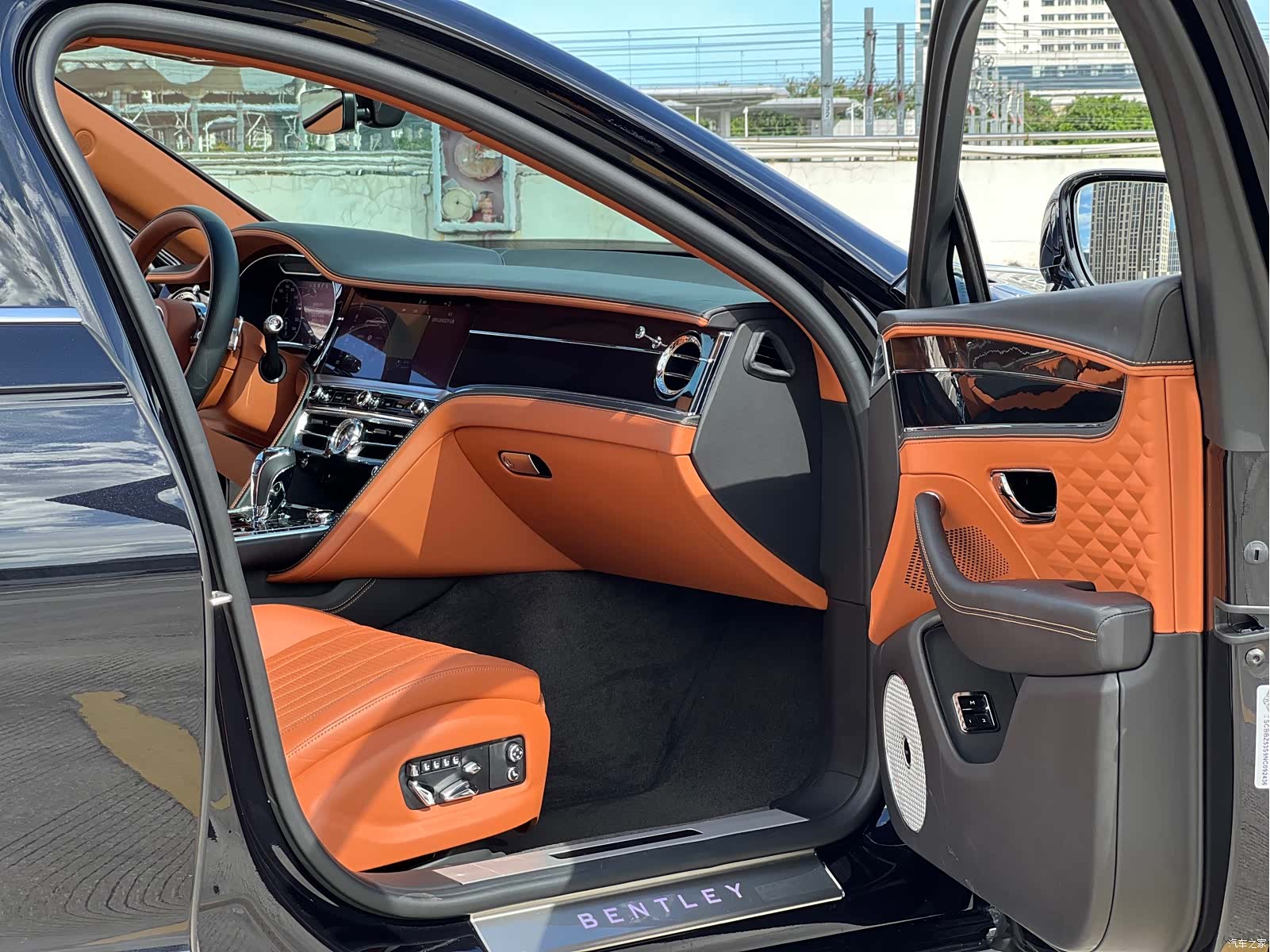 Bentley Flying Spur, 2022 7