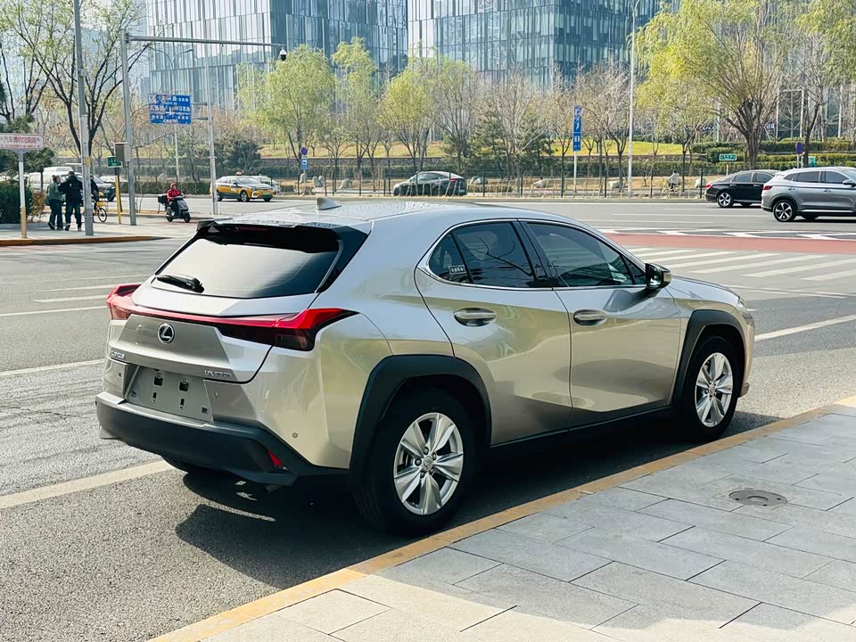 Lexus UX