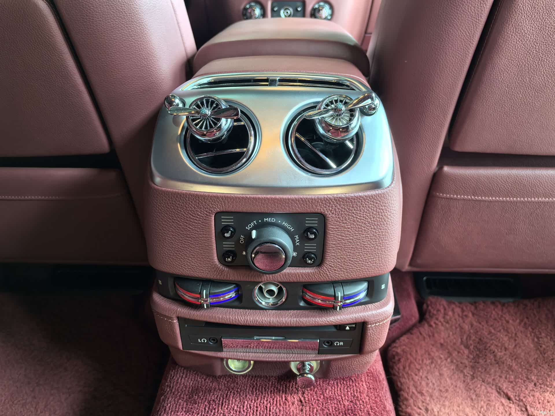 Rolls-Royce Ghost, 2015 28